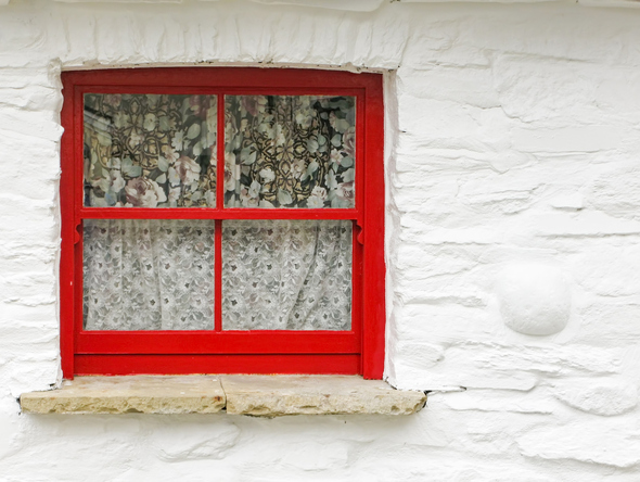 Use image: Red-window-frame-in-white-facade-497780950_1183x890 